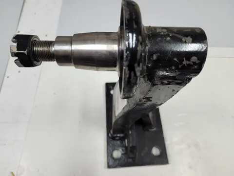 Стойка в сборе 87521040 и 28390141 CNH