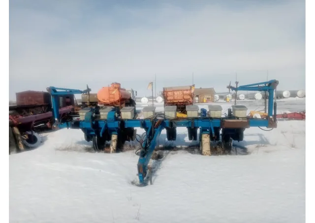 Пропашная сеялка KINZE 3000, 8-рядная (б/у) — фото 3